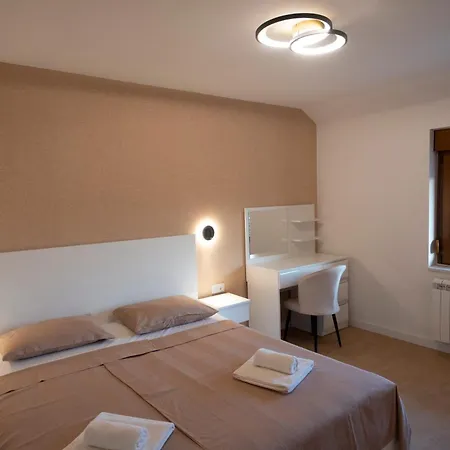 As Apartment *