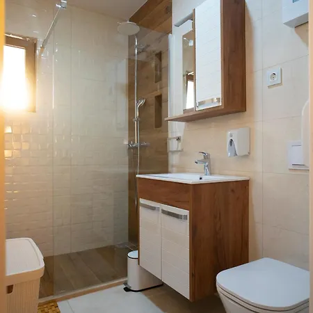 As Apartment *
