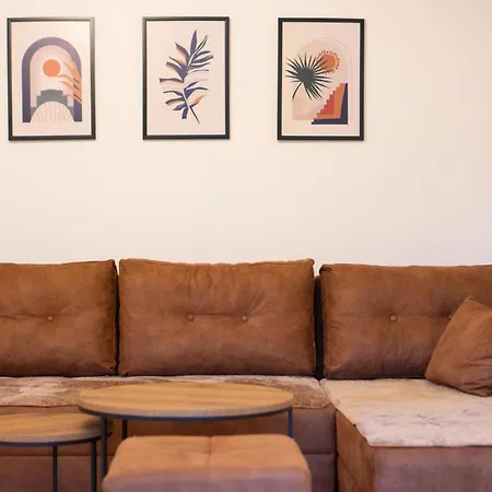 As Apartment *